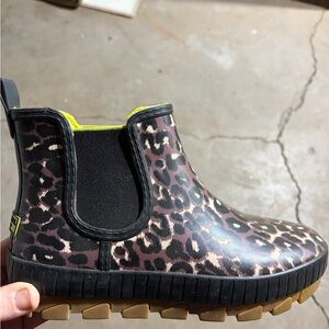 Women’s Sperry leopard rain boots. Never worn